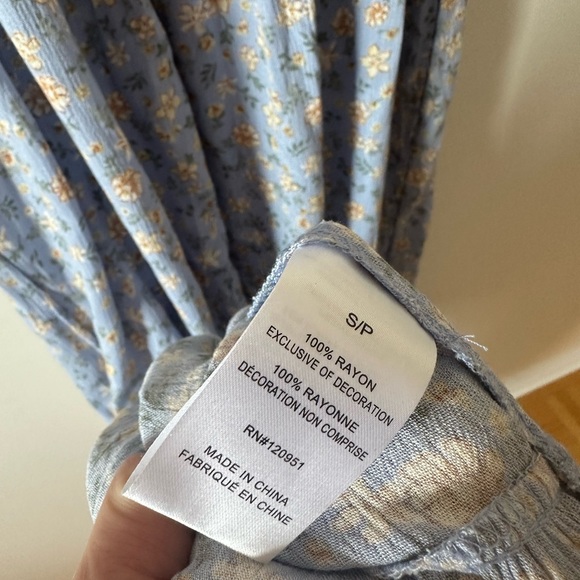 ⛱️ 2/20$ Wild Skye - womens baby blue summer floral maxi dress size small - Picture 9 of 9